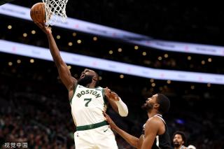 他的话语充 他的话语充