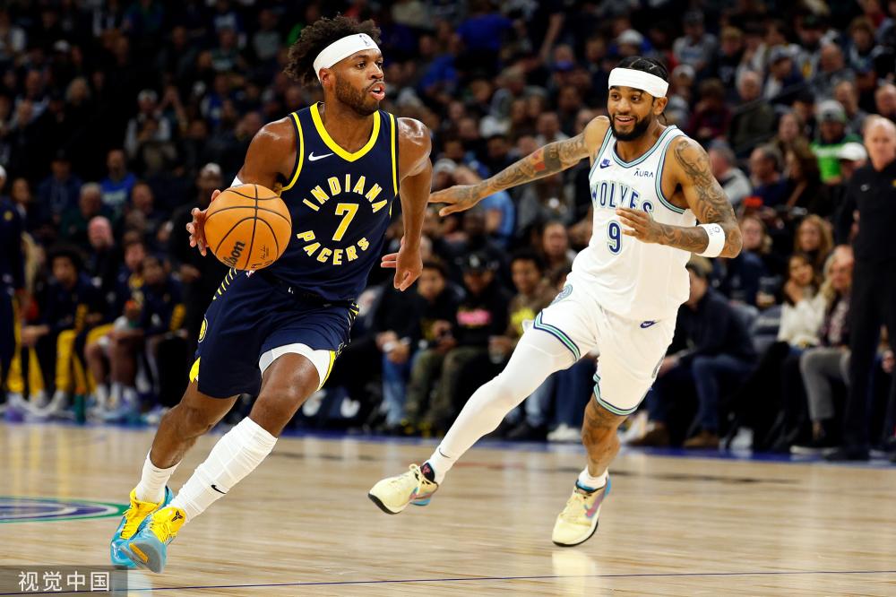 禁区内明显 禁区内明显